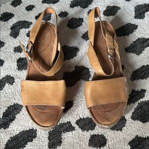 Born leather platform sandals